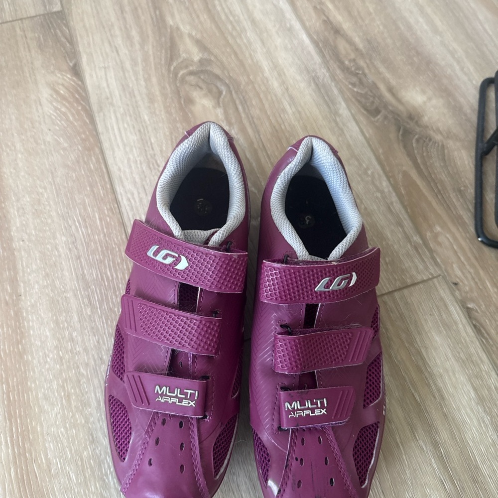 Women's Cycling Shoes by Louis Garneau - Size 7